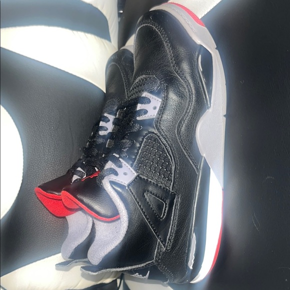 Air Jordan 4 Retro Black and Red Sneakers Pre School Size 3Y - Picture 6 of 17